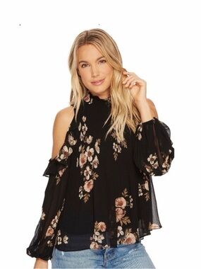 ASTR Shae dark floral ruffle pleated open shoulder flirty black top size Large